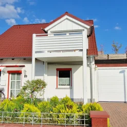 Designbalkon Small mit Lamellengeländer 288 x 200 x 290 cm